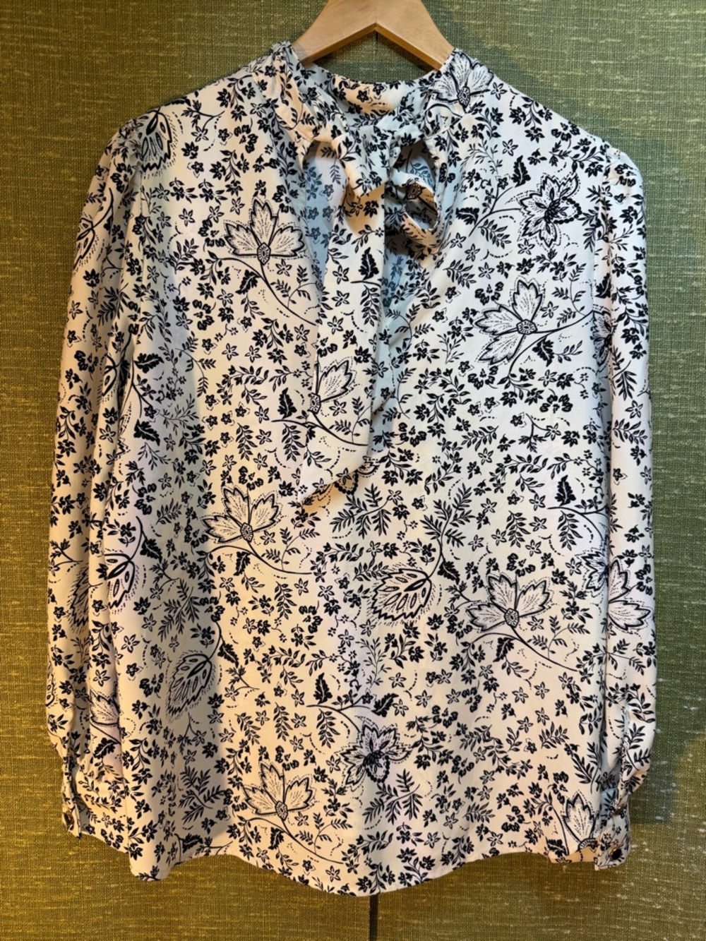 LOFT Black & White Floral Bow-Tie Blouse